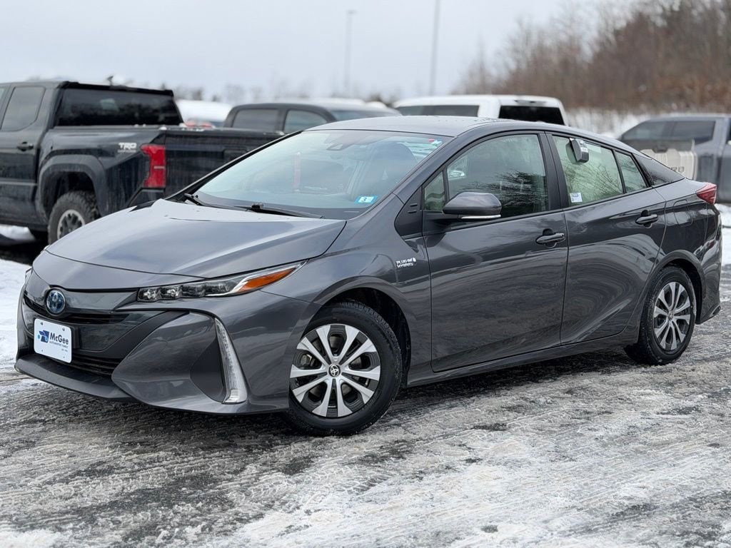 2021 Toyota Prius Prime LE's photo