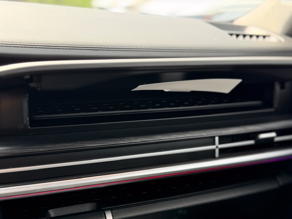 2025 Hyundai Santa Fe Limited - Photo 26