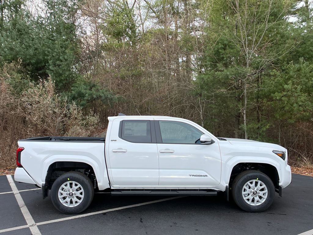 2026 Toyota Tacoma SR5 - Photo 6