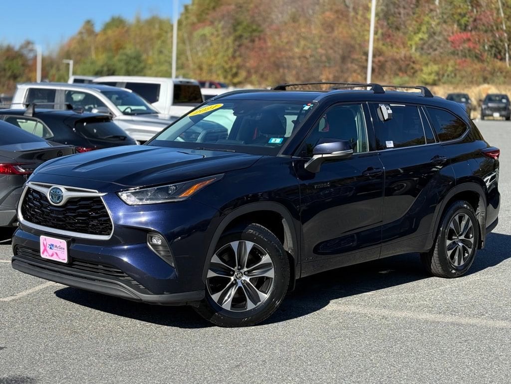 2021 Toyota Highlander Hybrid SUV  2021 Toyota Highlander Hybrid SUV