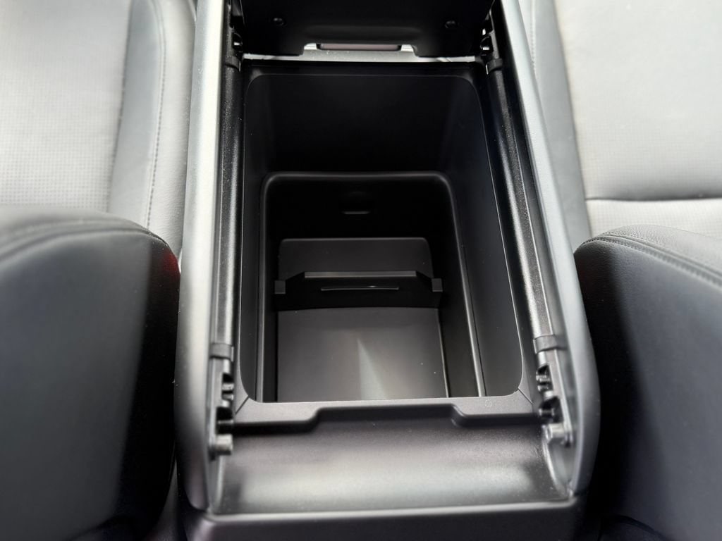 2025 Hyundai Santa Fe Limited - Photo 10