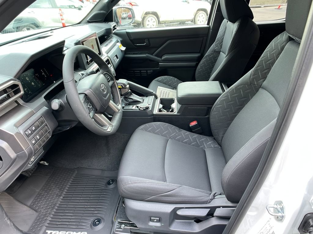 2026 Toyota Tacoma SR5 - Photo 9