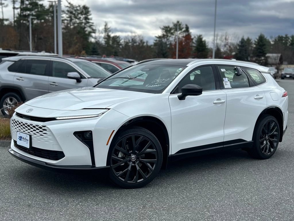 2025 Toyota Crown Signia Limited's photo