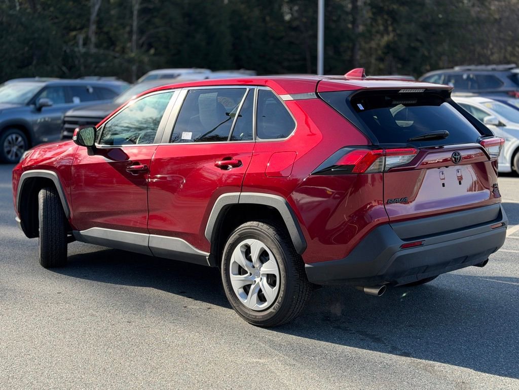 2025 Toyota RAV4 LE photo 3