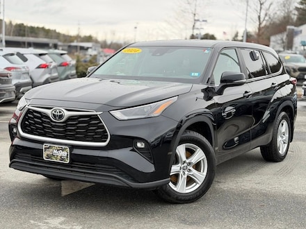 Pre-Owned 2024 Toyota Highlander SUV