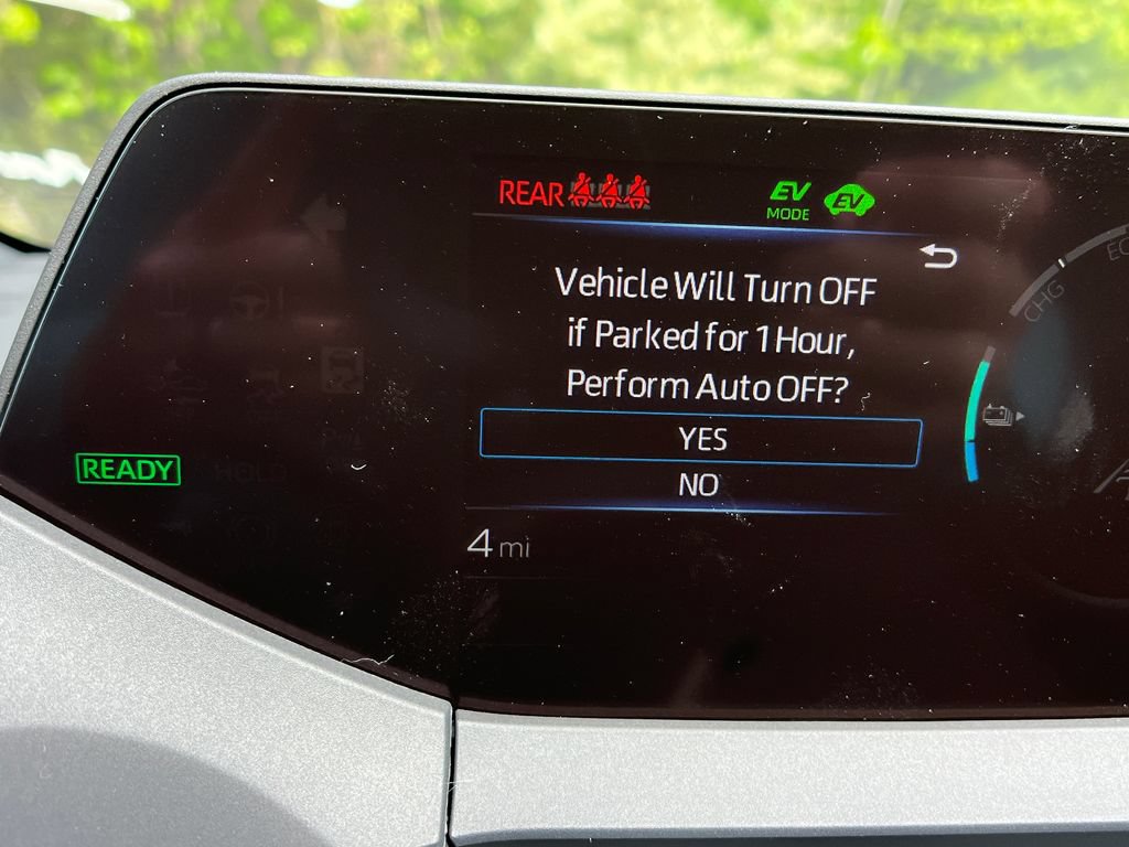 2026 Toyota Prius Plug-in Hybrid SE - Photo 15