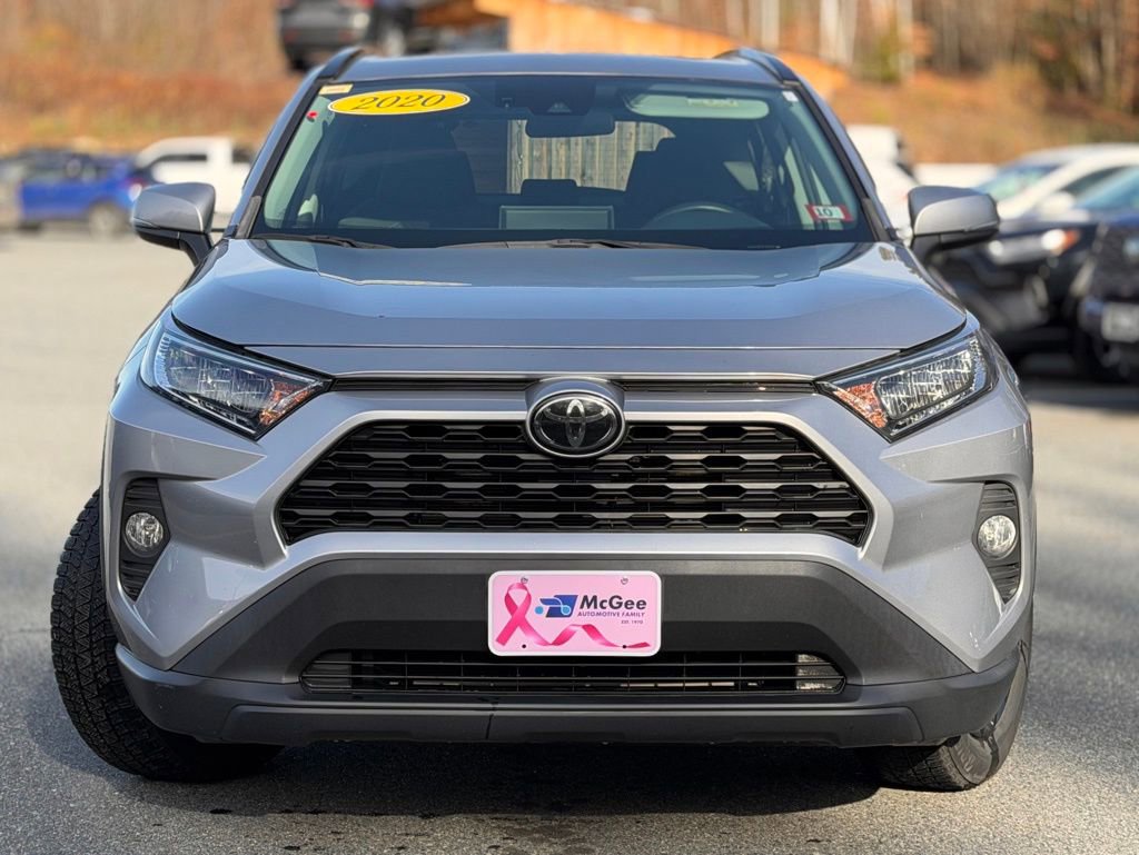 2020 Toyota RAV4 XLE photo 2
