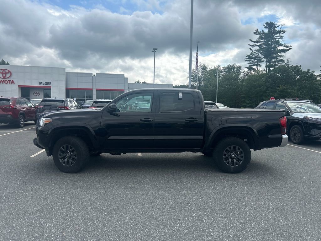 2023 Toyota Tacoma SR5 V6 photo 2