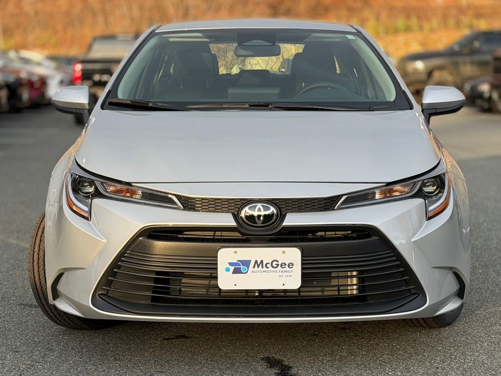 2026 Toyota Corolla LE photo 2