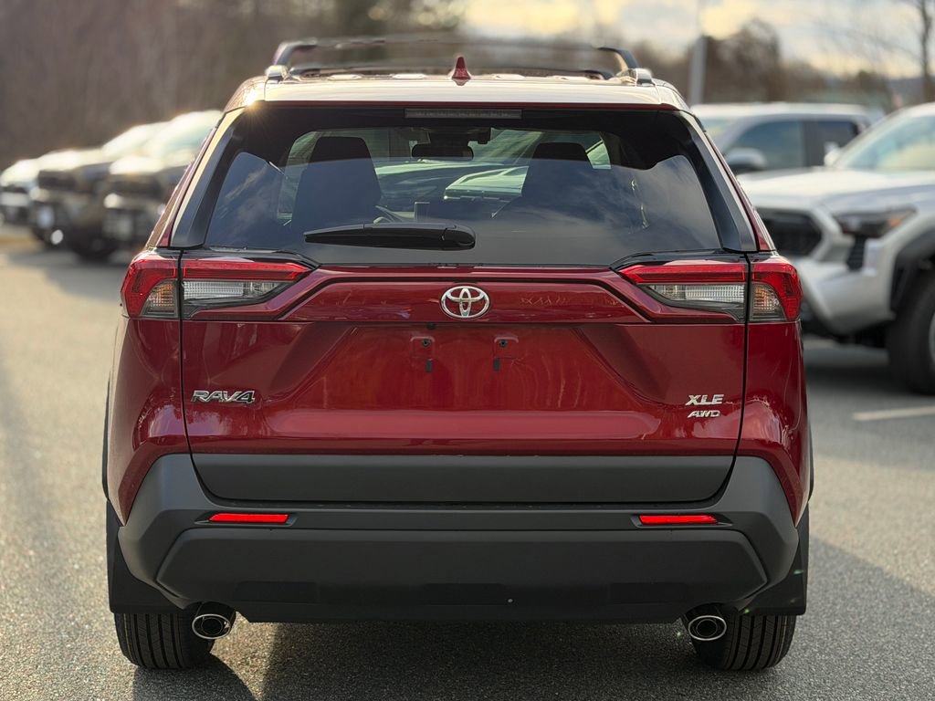 2025 Toyota RAV4 XLE photo 3