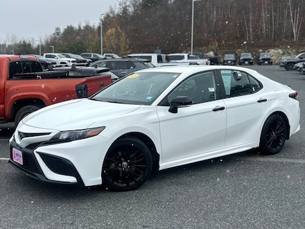 Pre-Owned 2022 Toyota Camry Hybrid SE Sedan