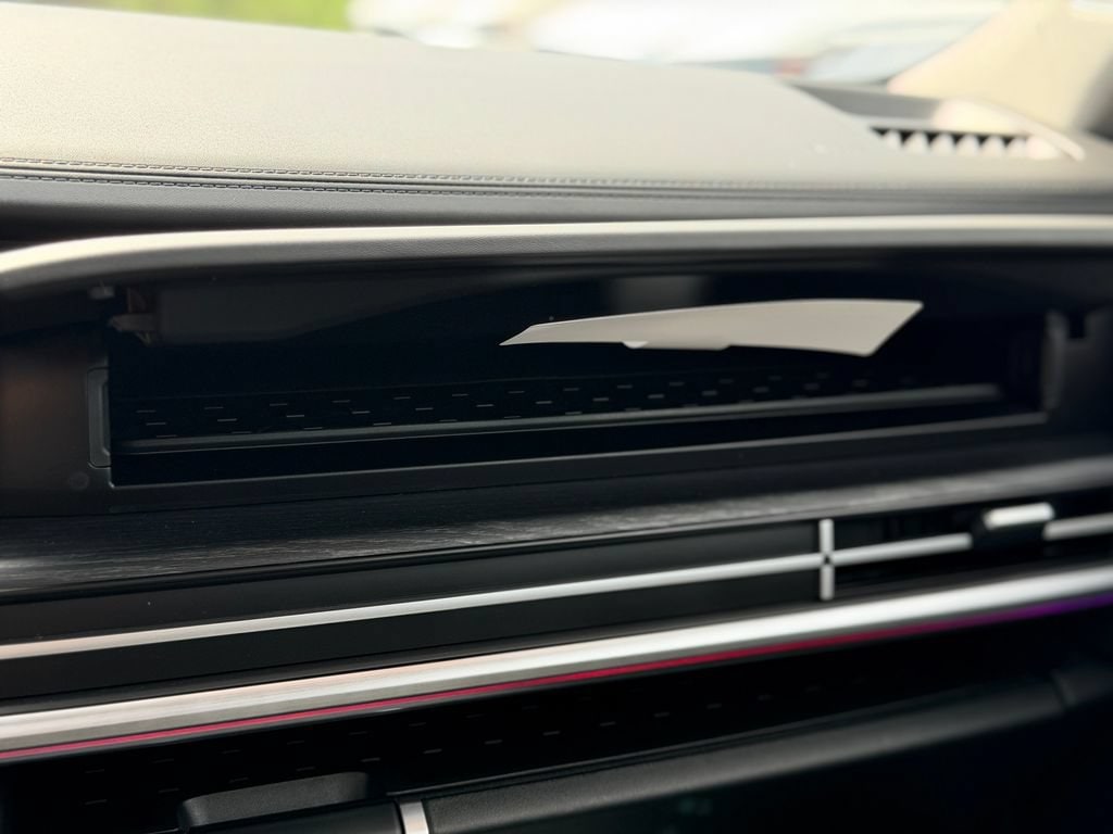 2025 Hyundai Santa Fe Limited - Photo 26