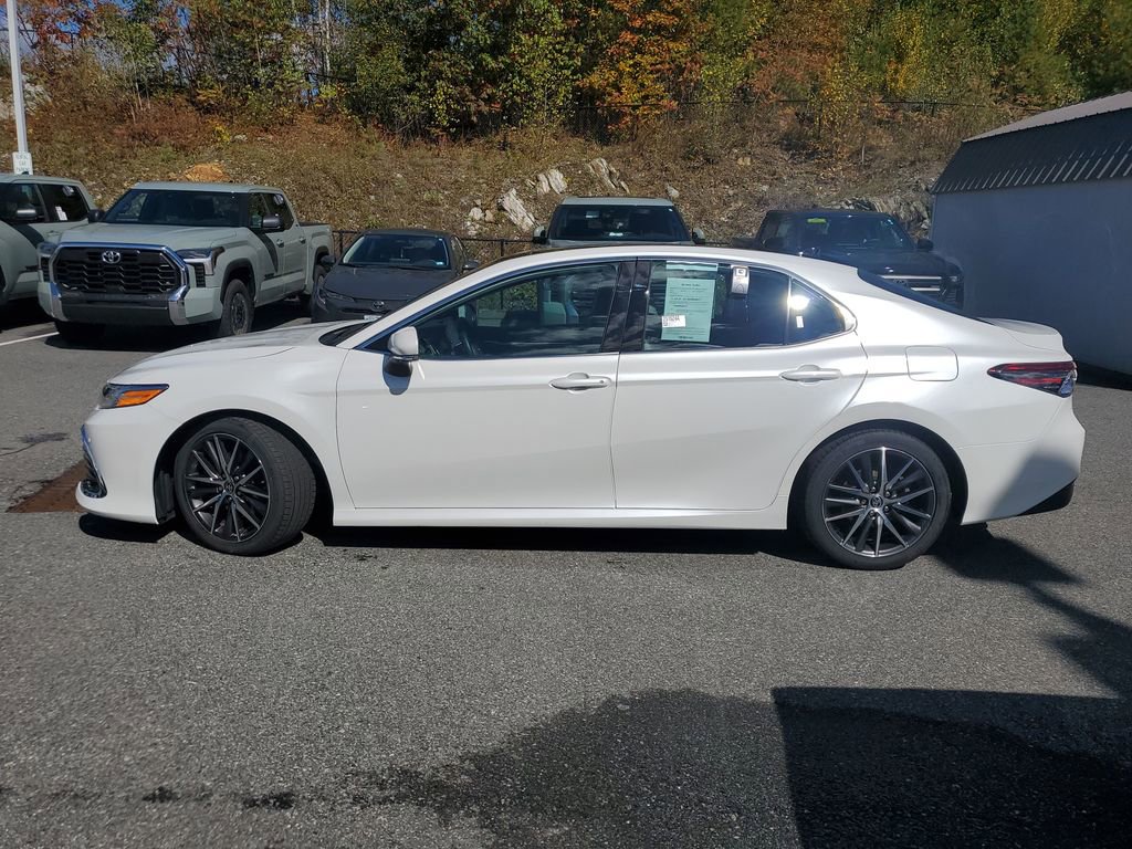 2023 Toyota Camry XLE photo 2