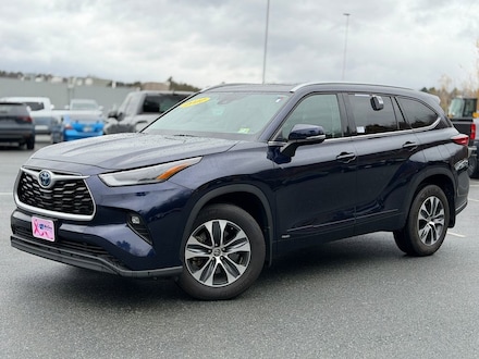 Pre-Owned 2022 Toyota Highlander Hybrid XLE SUV