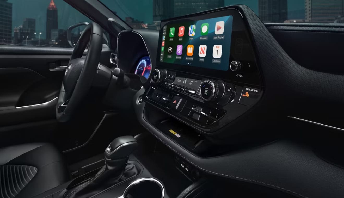XSE interior shown in Black mixed media trim. Apple CarPlayĀ® compatibility shown.