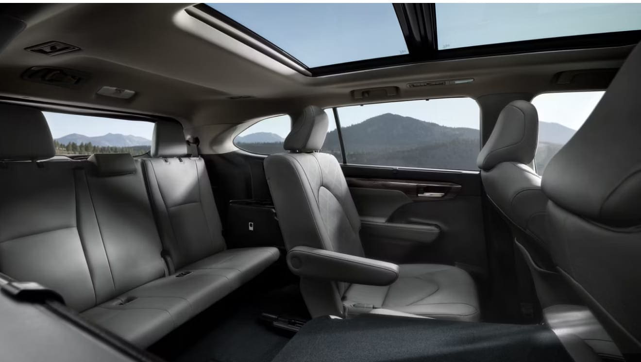 Platinum interior shown in Graphite leather trim. Options shown.