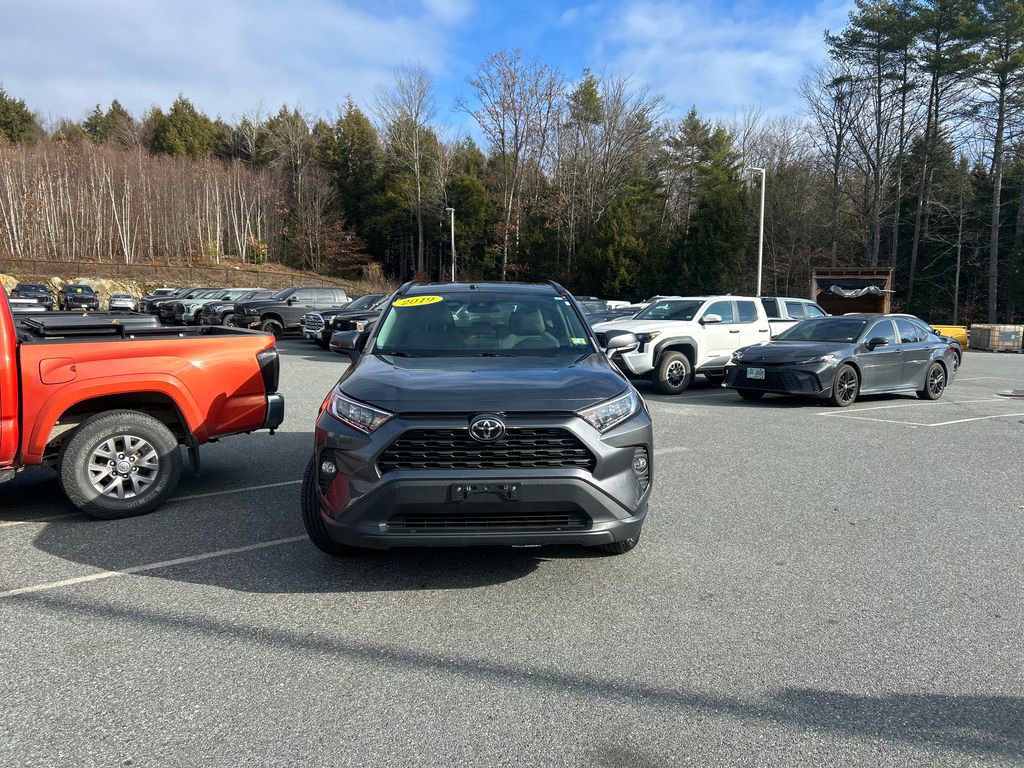 2019 Toyota RAV4 XLE Premium photo 2