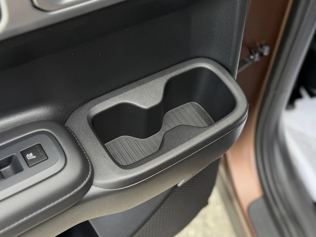 2025 Hyundai Santa Fe Limited - Photo 12