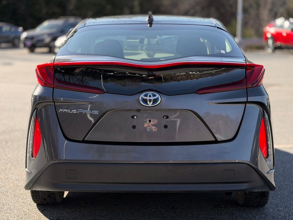 2022 Toyota Prius Prime LE photo 3