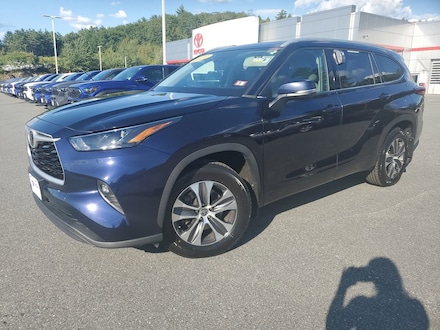 Pre-Owned 2022 Toyota Highlander XLE SUV