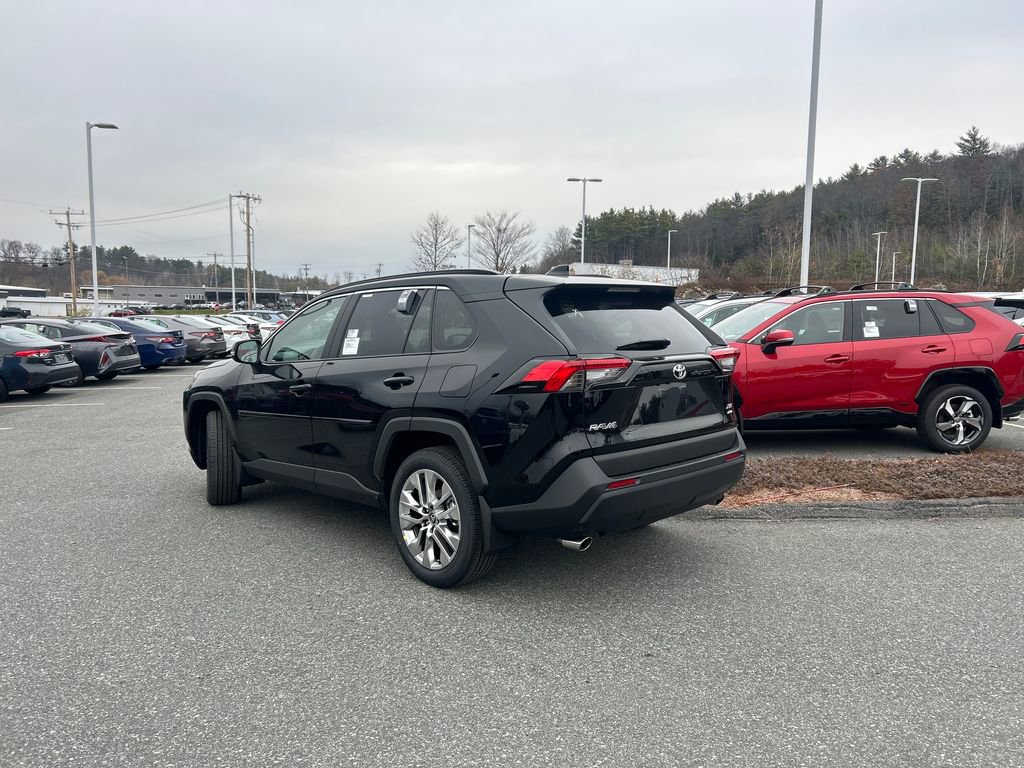 2025 Toyota RAV4 XLE Premium photo 2