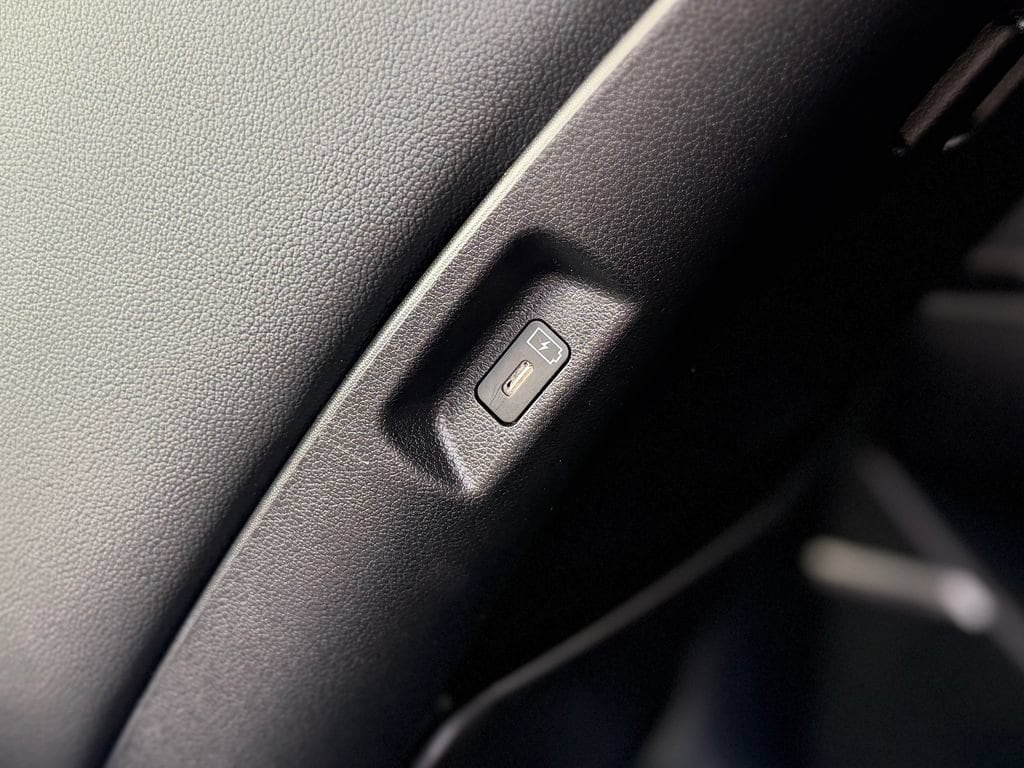 2025 Hyundai Santa Fe Limited - Photo 11