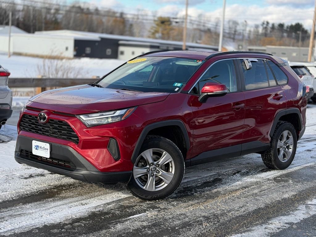 2023 Toyota RAV4 XLE's photo