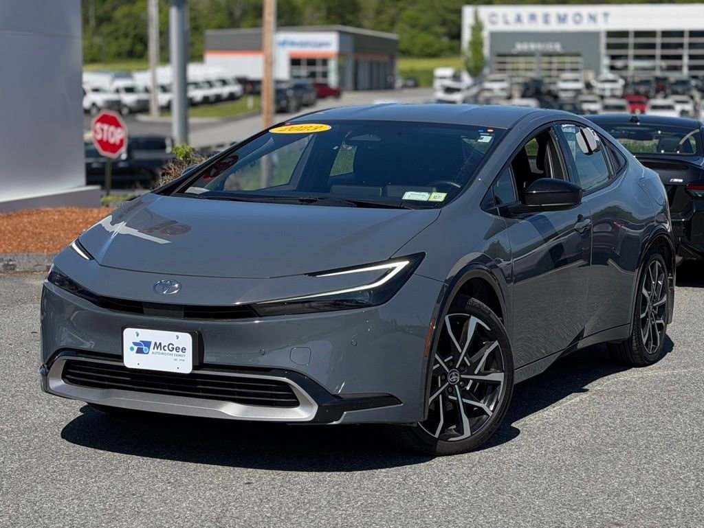 2023 Toyota Prius Prime XSE's photo