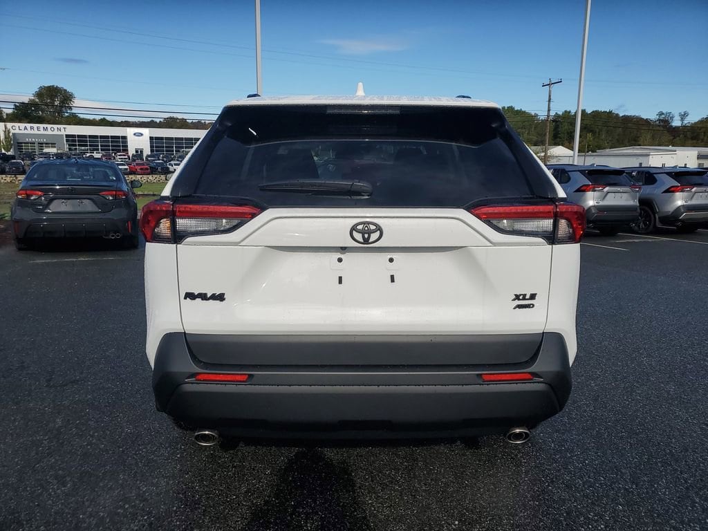 New 2025 Toyota RAV4 XLE XLE AWD SUV