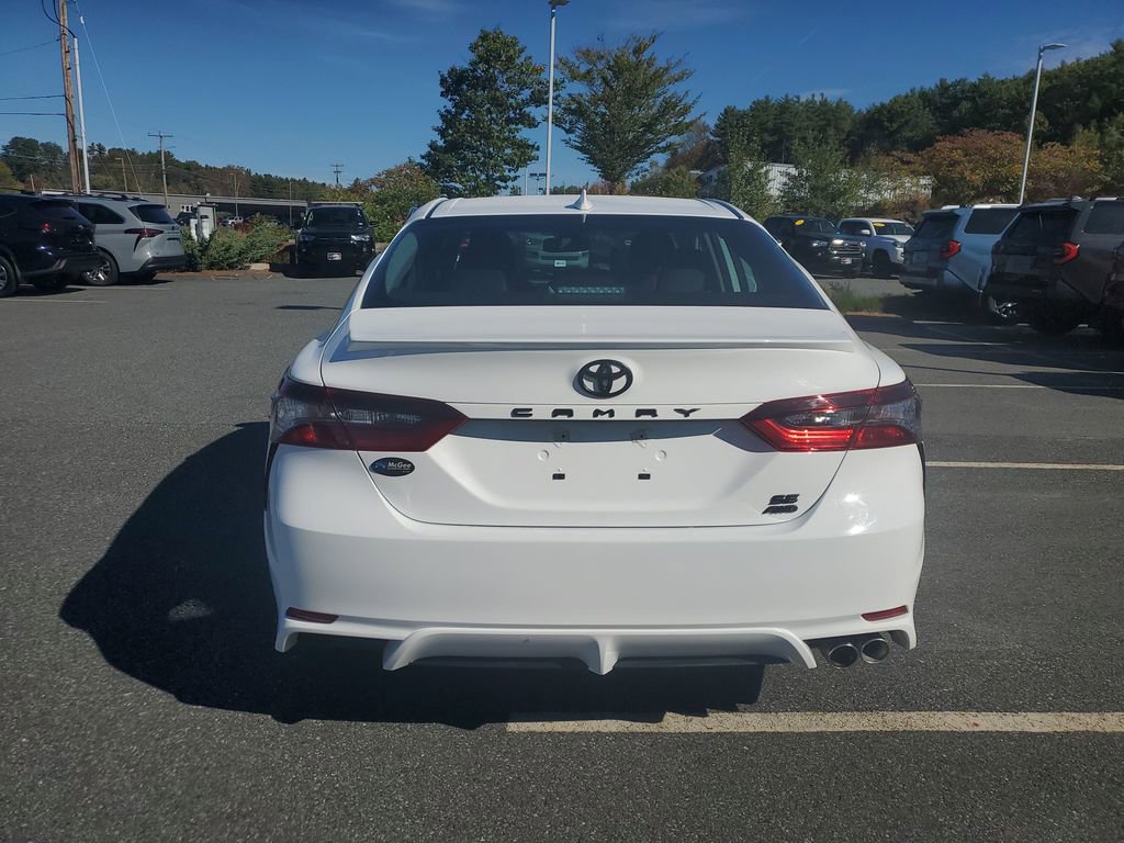 2024 Toyota Camry SE photo 4