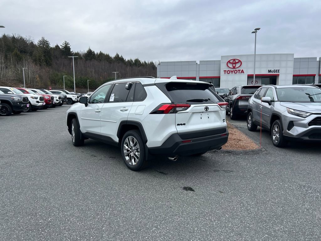 2025 Toyota RAV4 XLE Premium photo 3