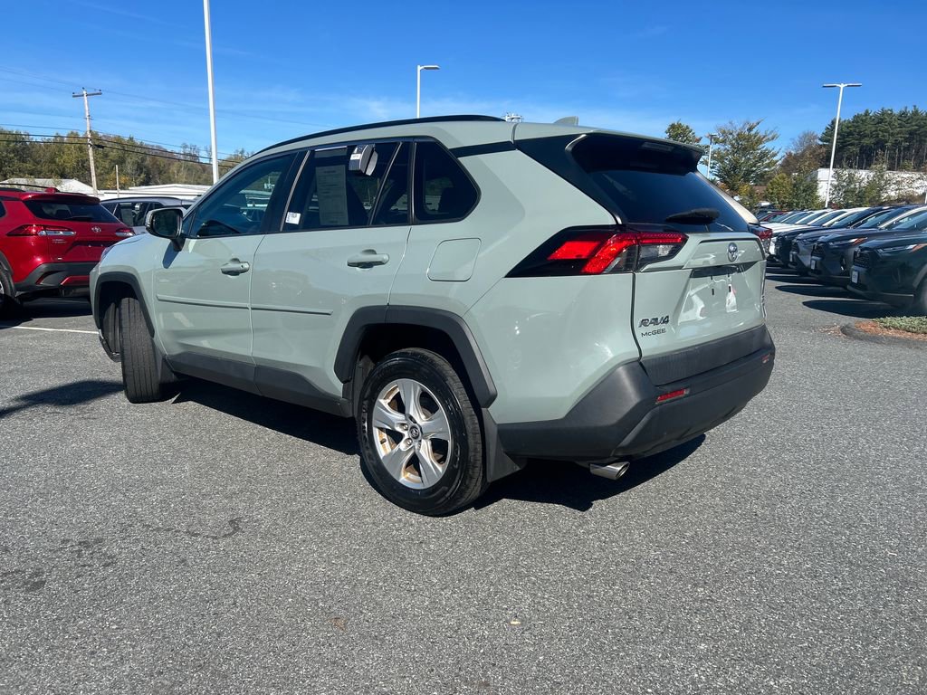 2020 Toyota RAV4 XLE photo 2