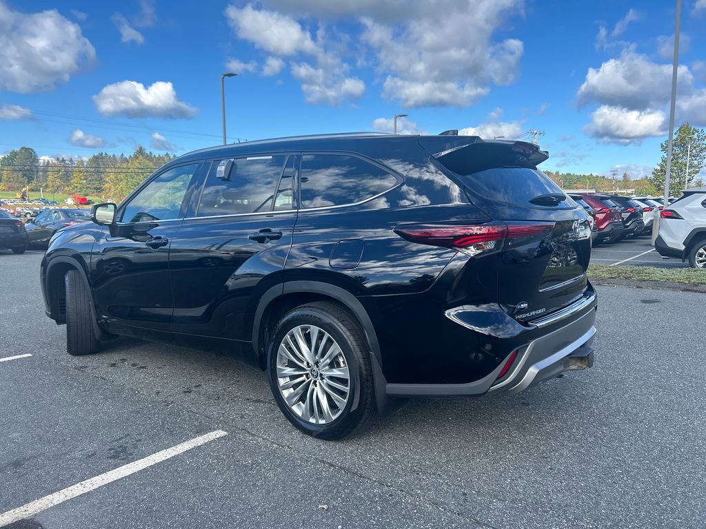 2024 Toyota Highlander Platinum photo 3