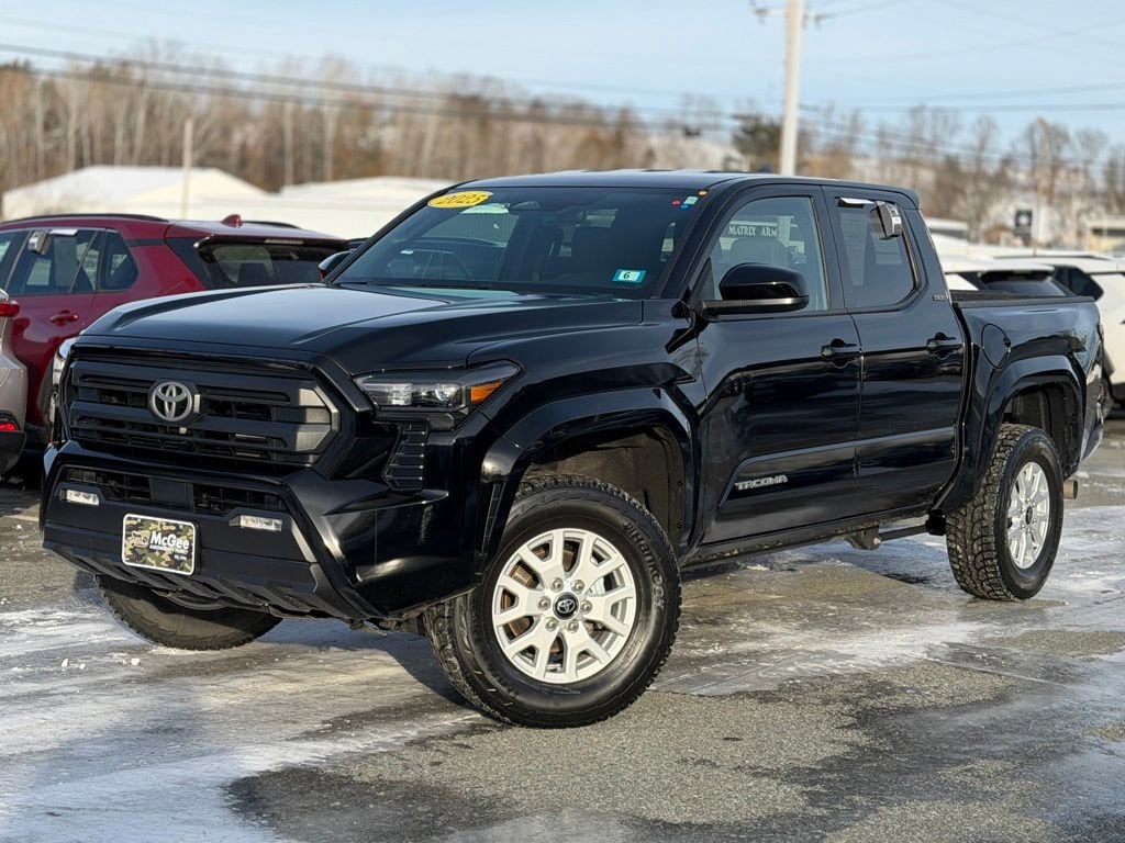 2025 Toyota Tacoma SR5's photo