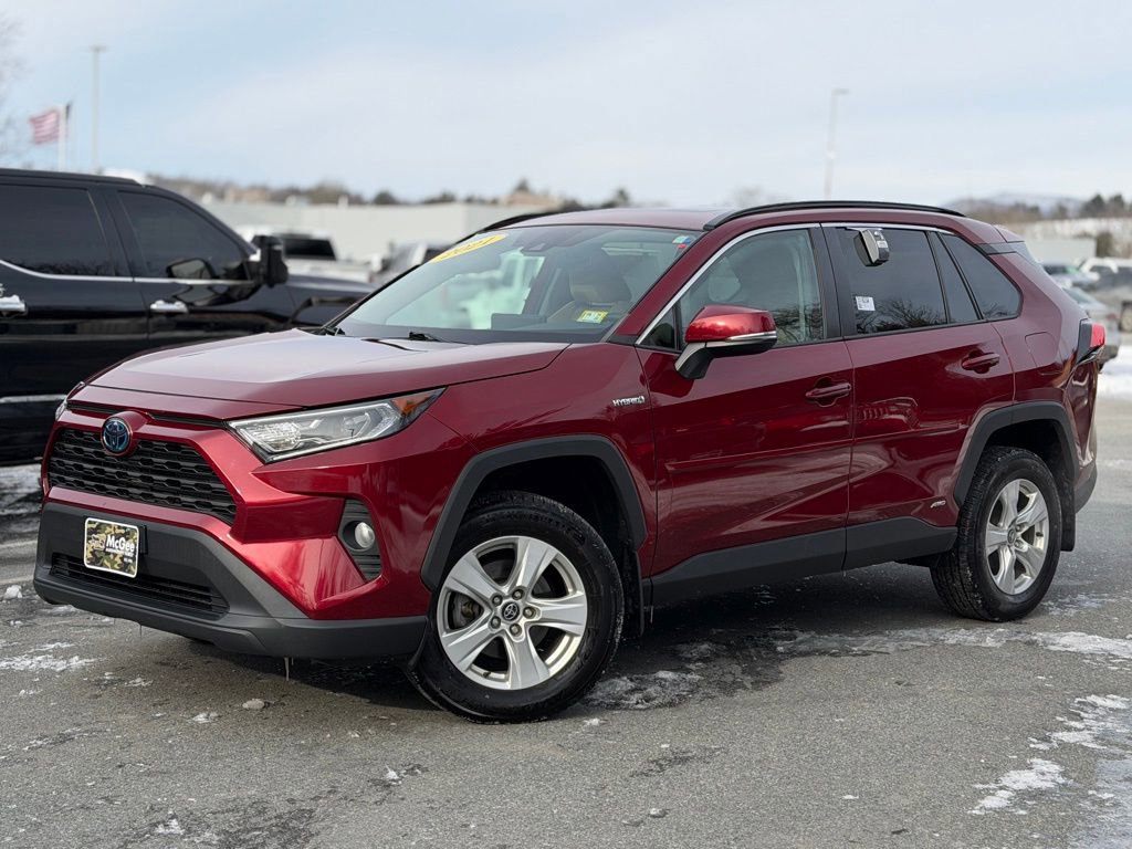 2021 Toyota RAV4 XLE's photo