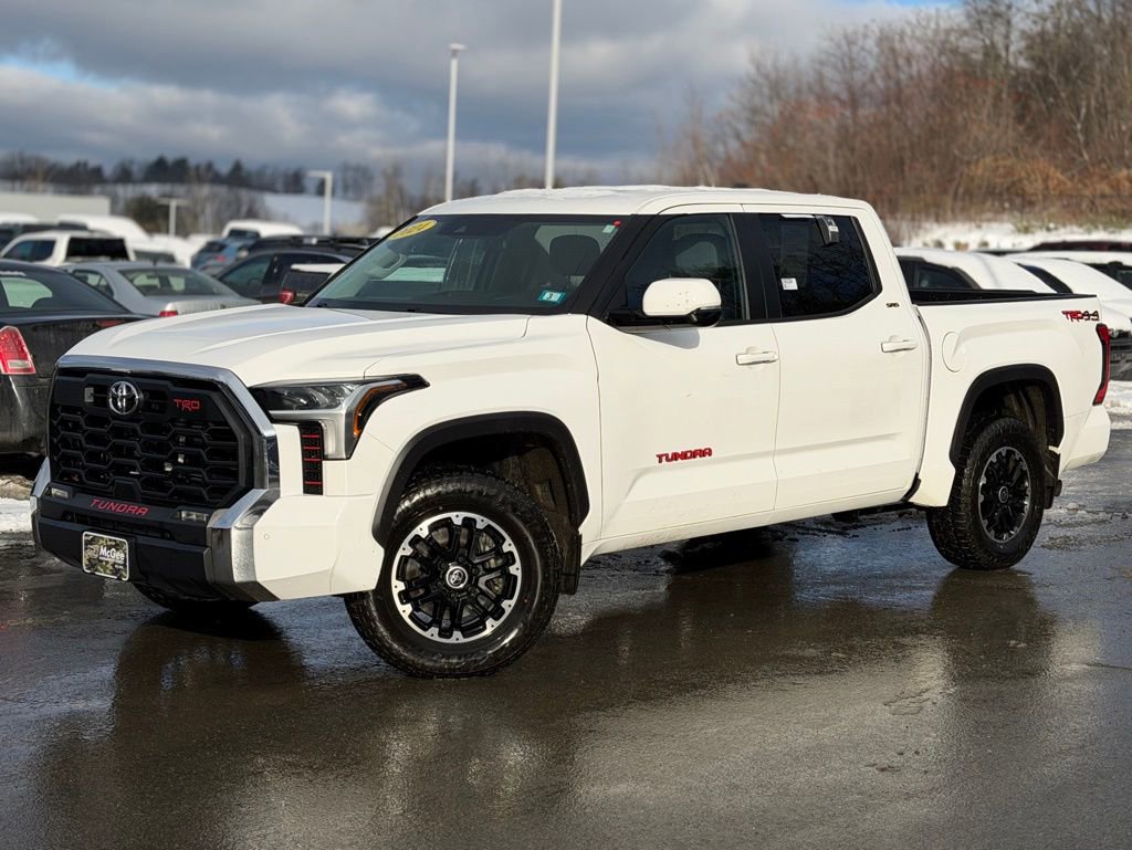 2024 Toyota Tundra SR5's photo