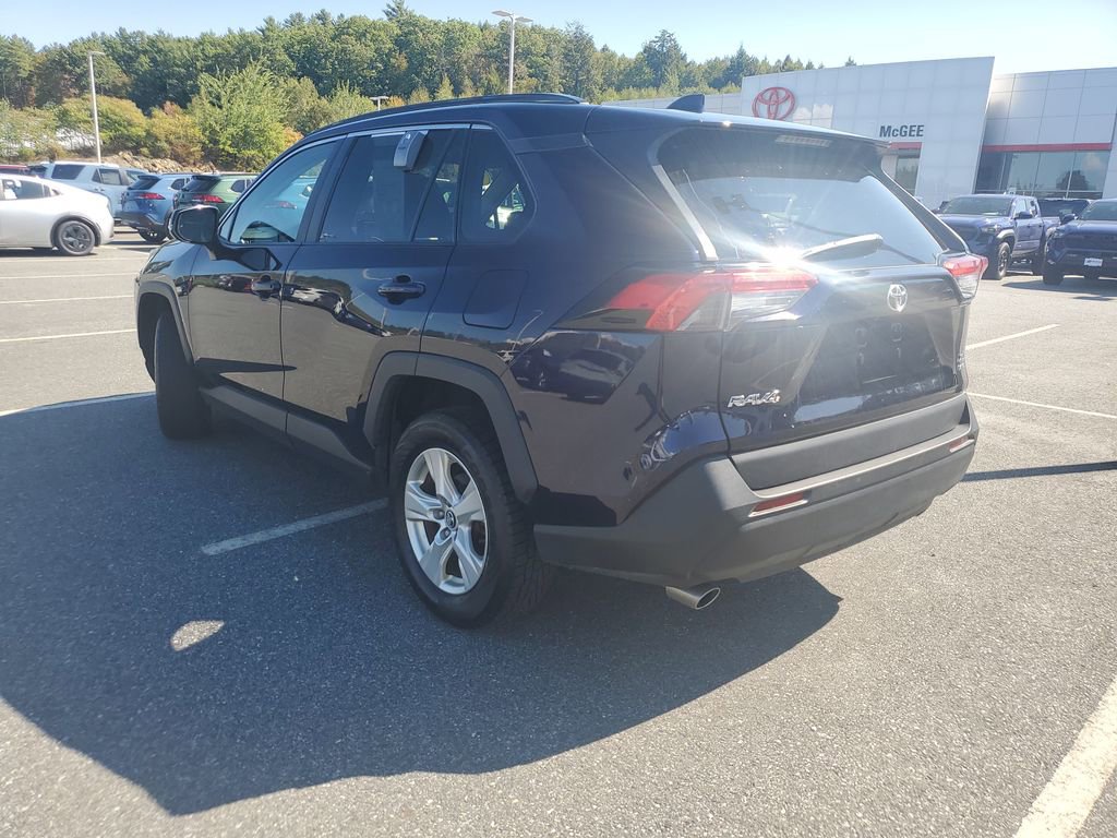 2020 Toyota RAV4 XLE photo 2