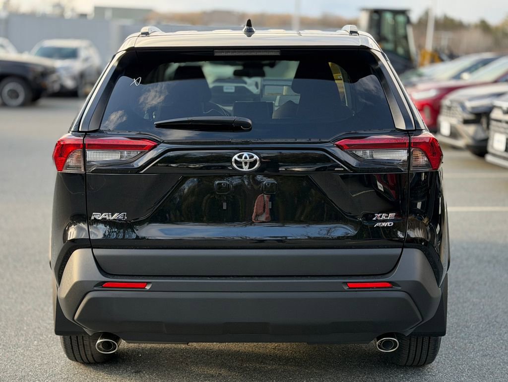 2025 Toyota RAV4 XLE photo 2