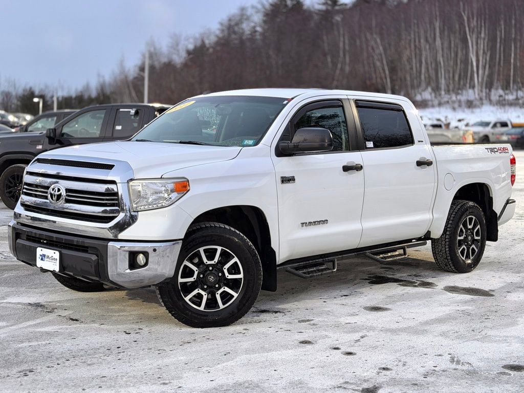 2017 Toyota Tundra SR5's photo