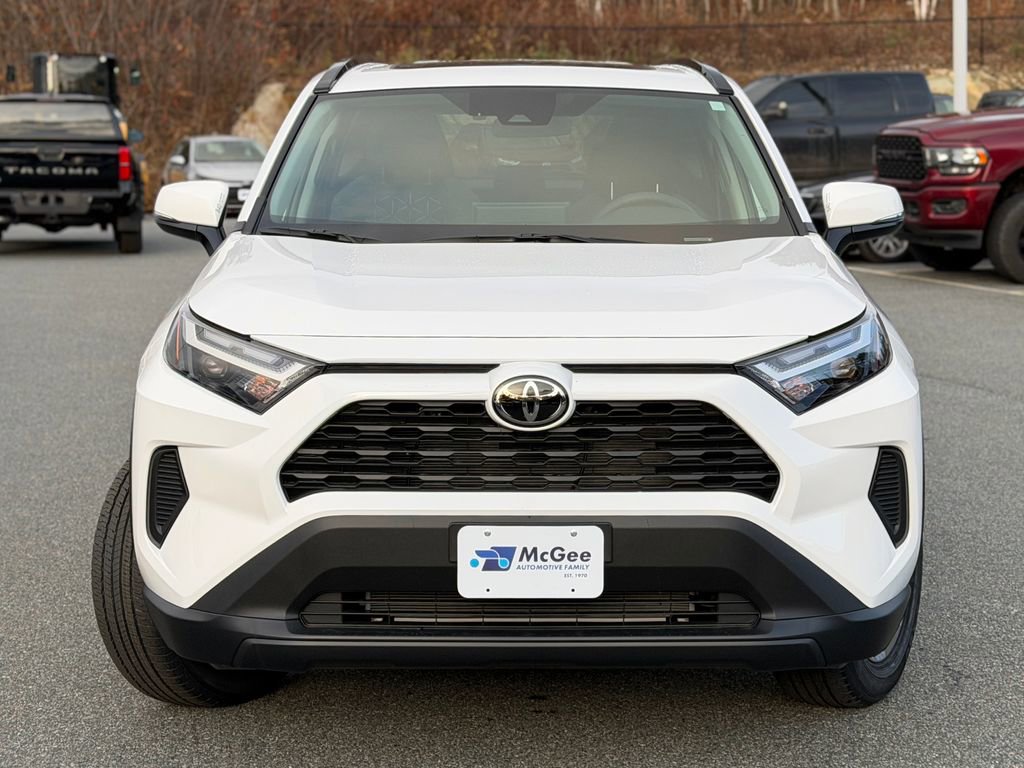 2025 Toyota RAV4 XLE photo 2