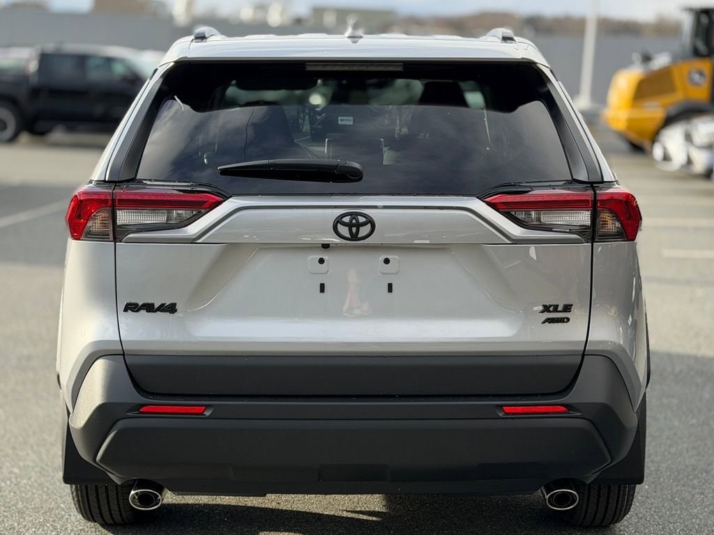 New 2025 Toyota RAV4 XLE XLE AWD SUV