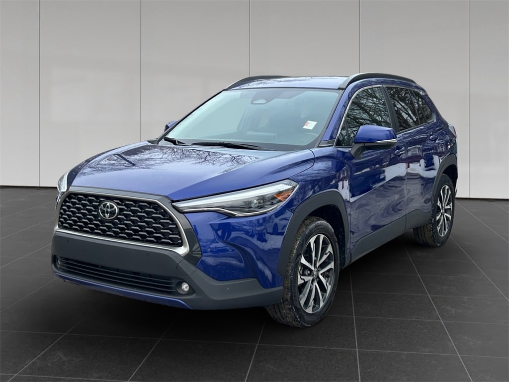 2024 Toyota Corolla Cross XLE's photo