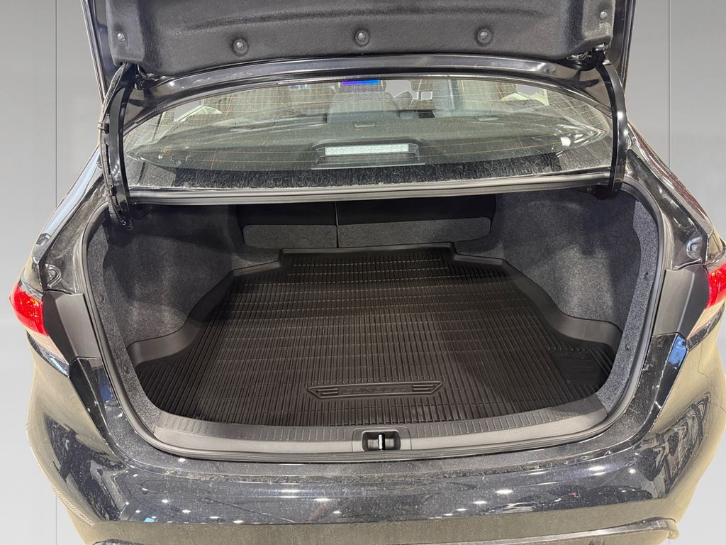 2026 Toyota Corolla SE - Photo 19