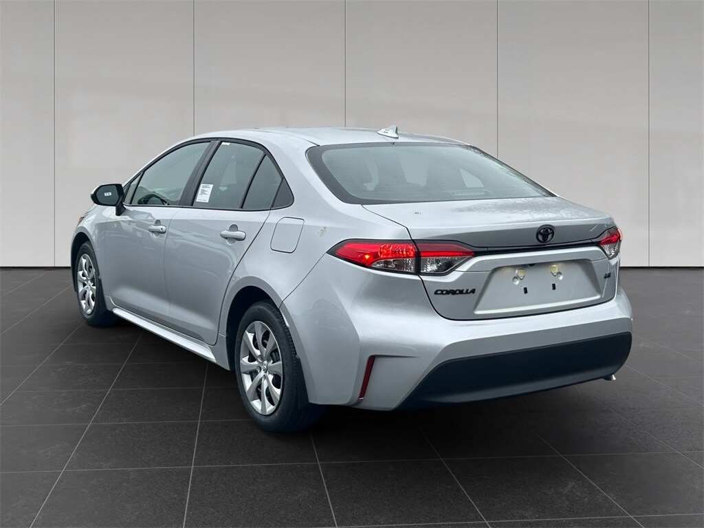 2026 Toyota Corolla LE photo 3