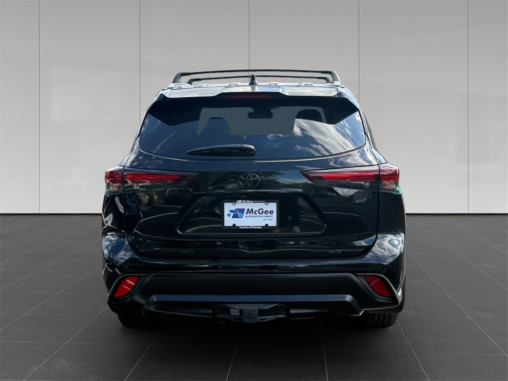 2025 Toyota Highlander XLE photo 4