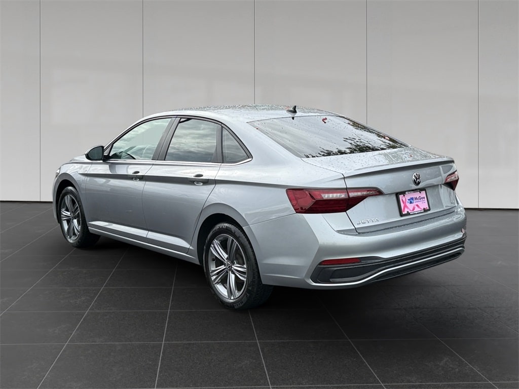 Used 2024 Volkswagen Jetta 1.5T SE Sedan