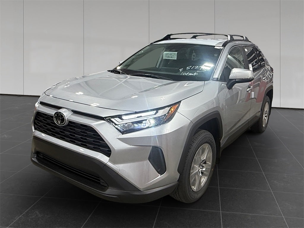 2025 Toyota RAV4 XLE's photo