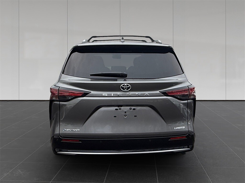 2026 Toyota Sienna Limited photo 4