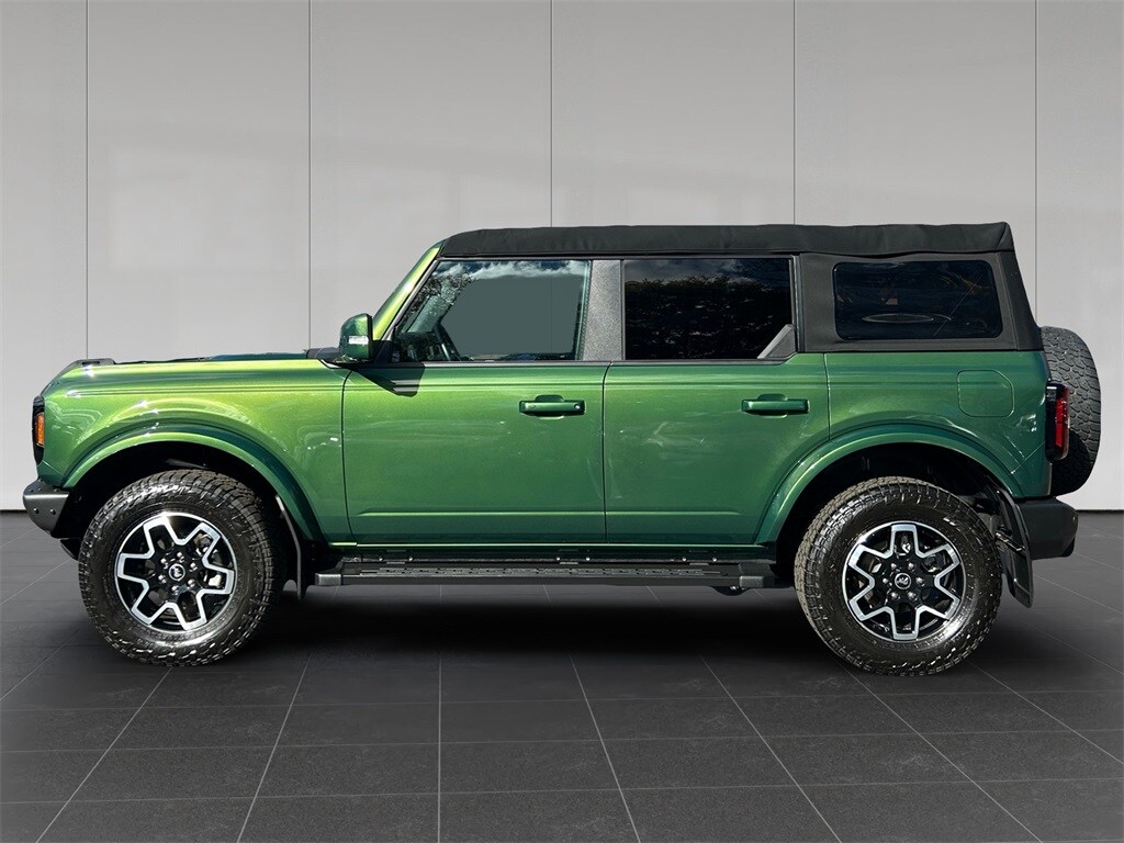 2023 Ford Bronco Outer Banks photo 2