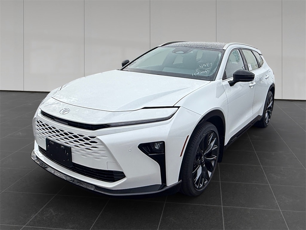 2025 Toyota Crown Signia Limited's photo